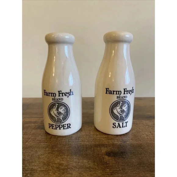 Vintage Ceramic Farm Fresh Salt And Pepper Shakers Roosters - Picture 1 of 6